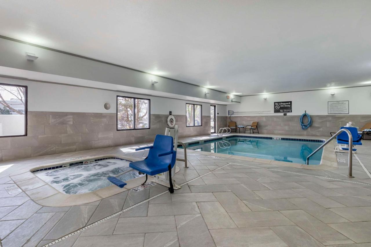 Hampton Inn Fort Collins Kültér fotó
